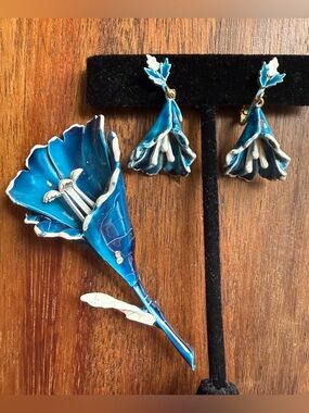 VTG ART Arthur Pepper Blue Enamel Flower Brooch and Earrings Set Jewelry Floral